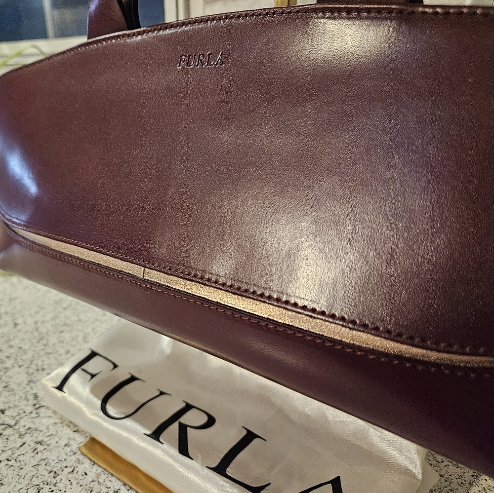 FURLA - NWOT SLEEK Deep Burgundy Leather Handbag With Branded Dust Bag - Picture 6 of 17